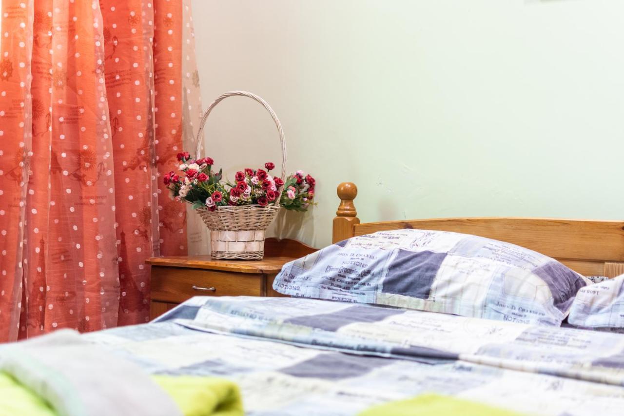 Barcelona Colorful Central Studio W Green Backyard โซเฟีย ภายนอก รูปภาพ