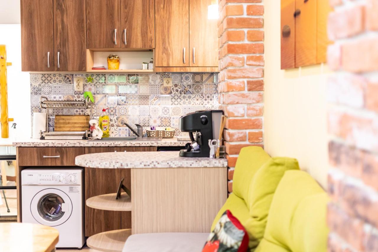 Barcelona Colorful Central Studio W Green Backyard โซเฟีย ภายนอก รูปภาพ