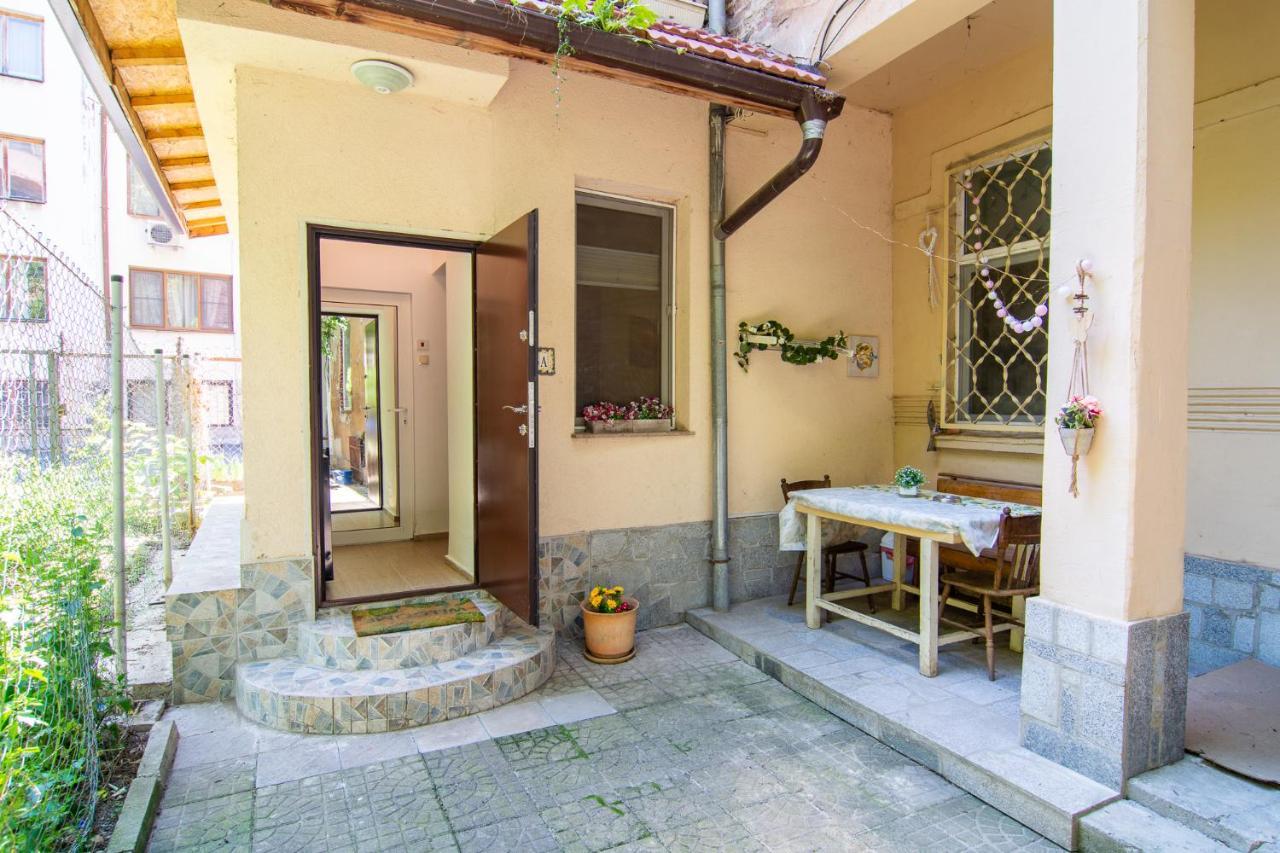 Barcelona Colorful Central Studio W Green Backyard โซเฟีย ภายนอก รูปภาพ
